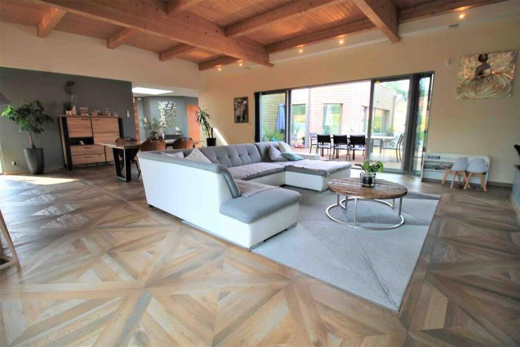 Villa D'Architecte Avec Piscine Chauffee Ligny-en-Cambresis Extérieur photo